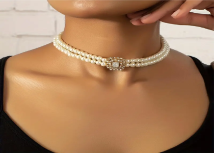 Collier En Perles Artificielles Avec Pendentif Carré
